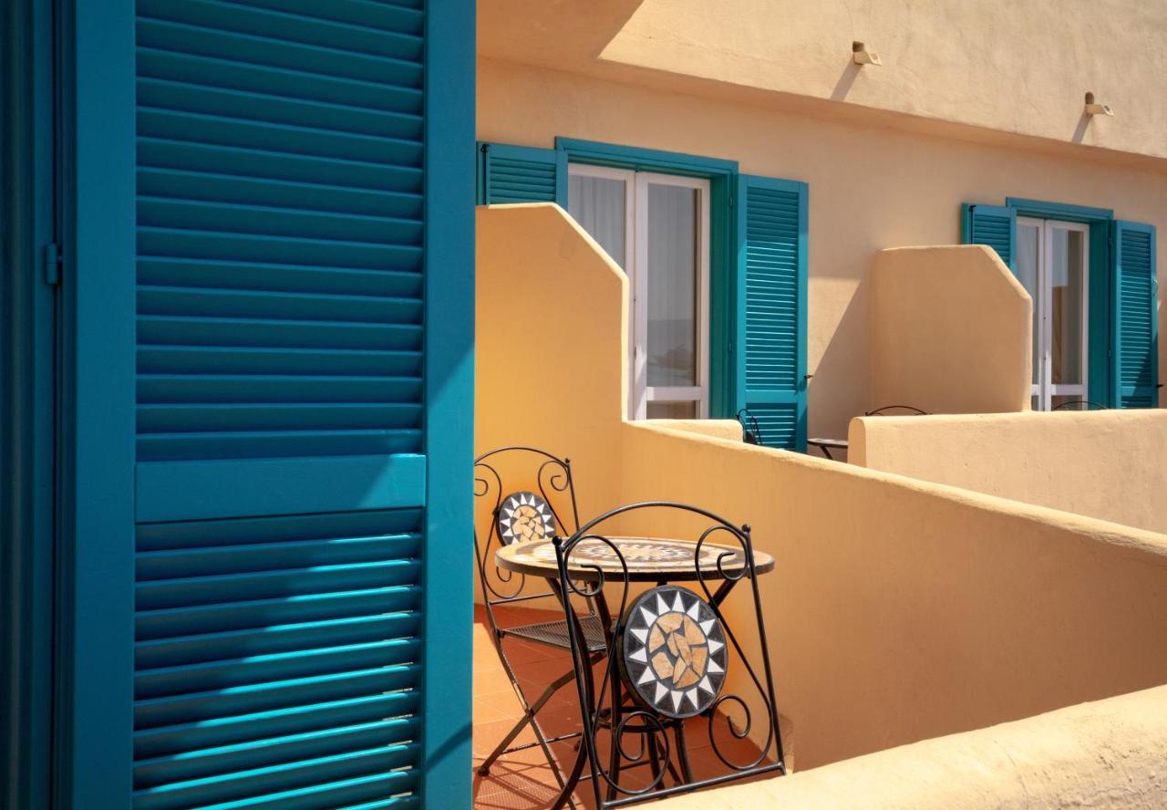 Hotel Castello Golfo Aranci Exterior photo