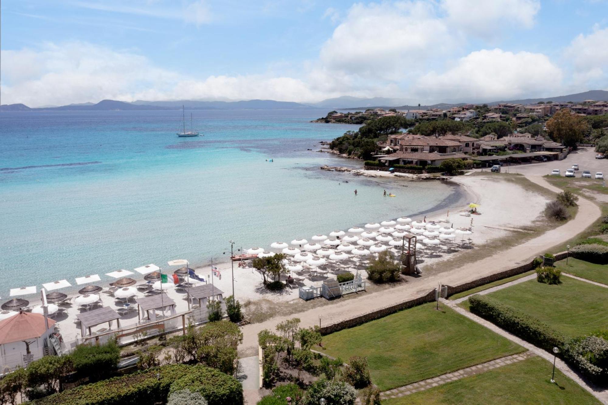 Hotel Castello Golfo Aranci Exterior photo